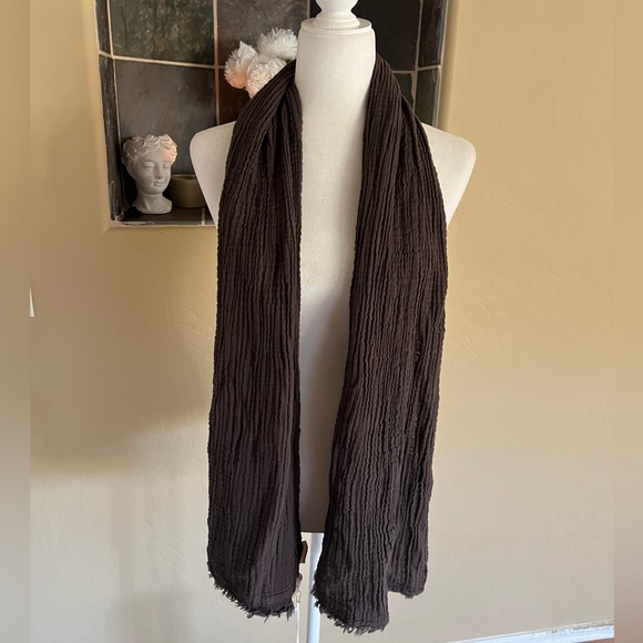 NWT LAUDE the Label Bubble Gauze Scarf in Carob - Picture 5 of 9